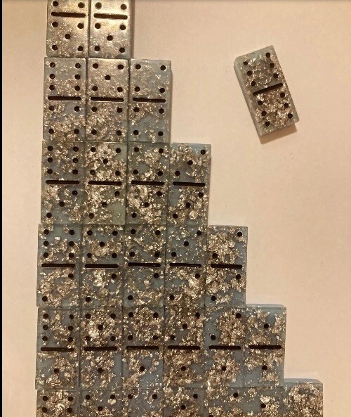 Dominos