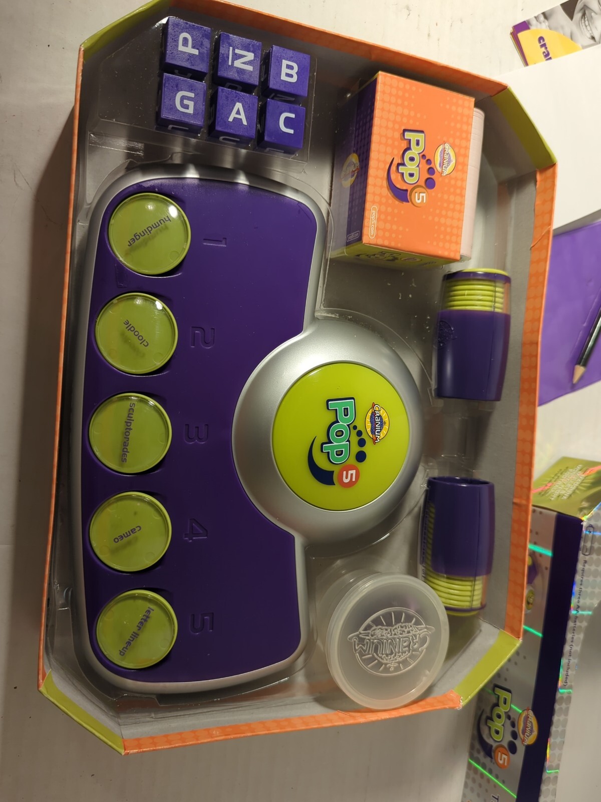 Cranium- Pop 5 Pop Culture Trivia Electronic Game. Age Adult great condition