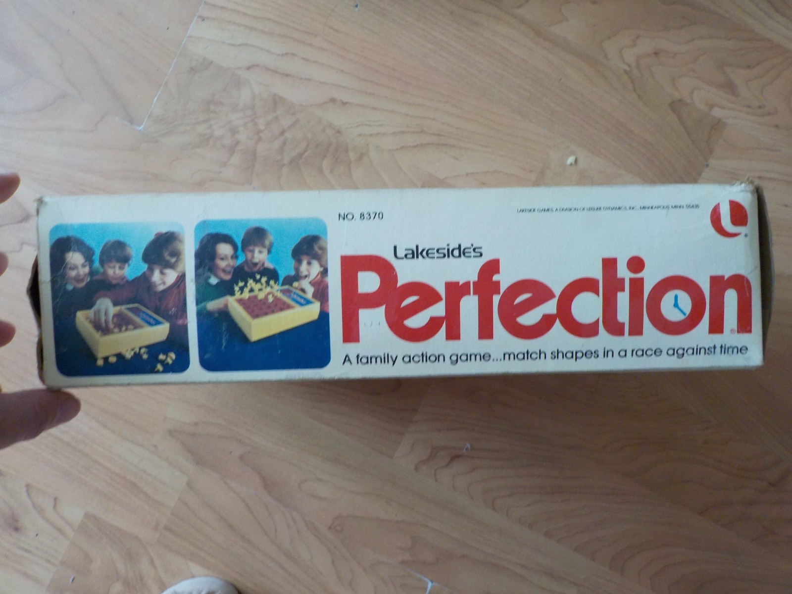 LAKESIDES PERFECTION GAME FOR ANY NUMBER OF PLAYERS MATCH SHAPES BEFORE IT POPS