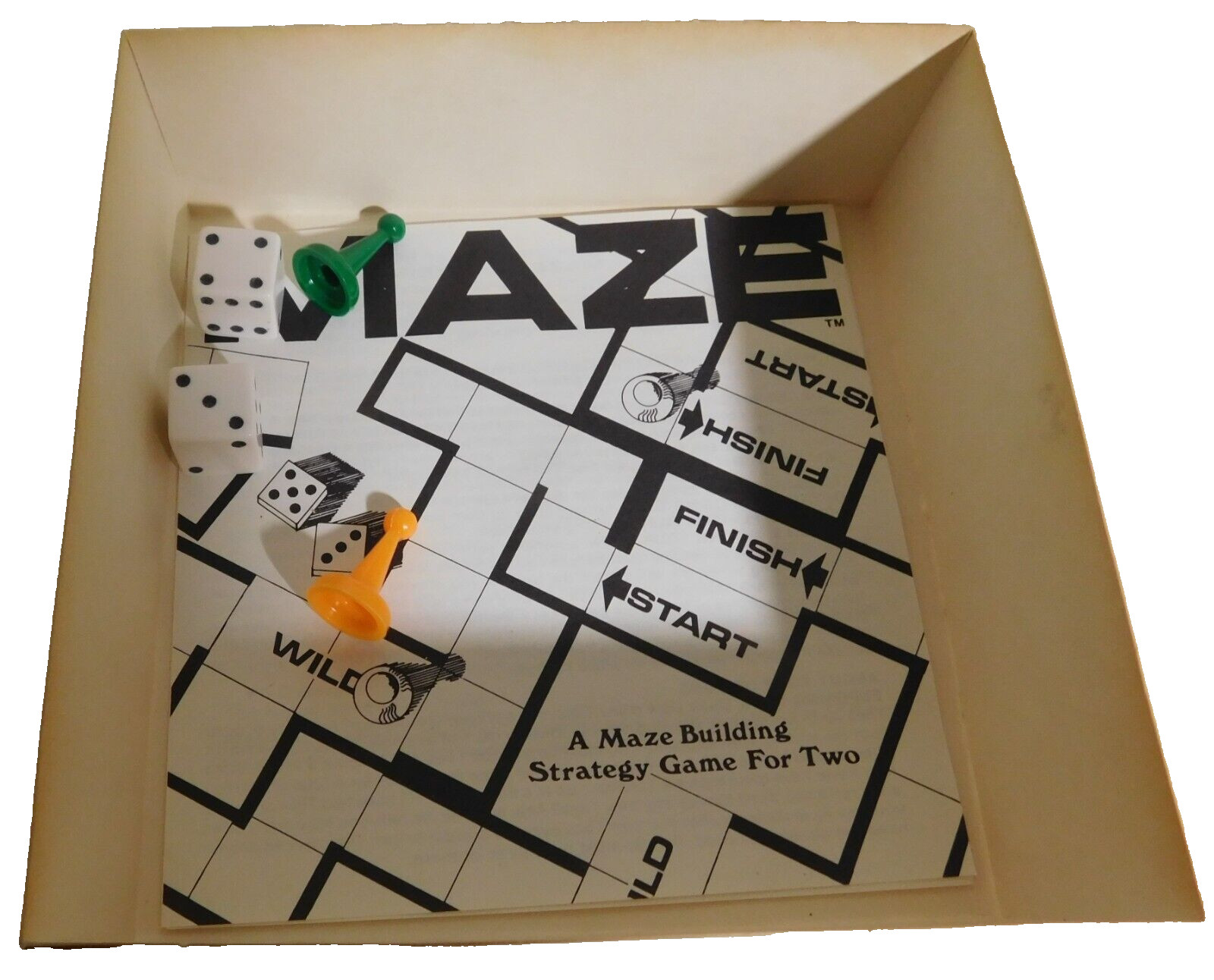 MAZE Building Strategy Game For Two 1983 VTG Puzzle Game NOS Open Box
