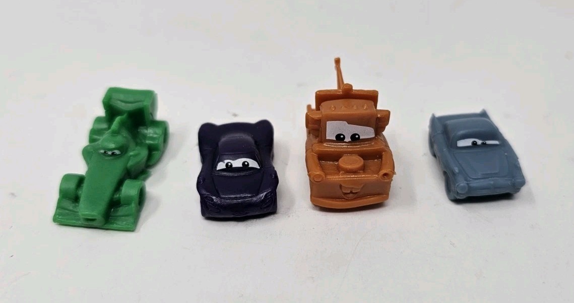 Hasbro Disney Pixar Cars 2 Monopoly Complete 2011 Lightning McQueen Racetrack