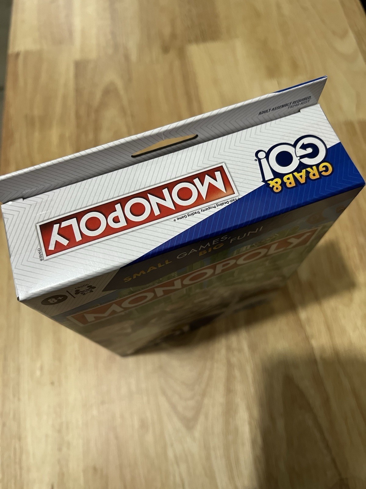 Monopoly Grab and Go Game for Ages 8+ Travel Game for 2-4 Players MTLD 5B