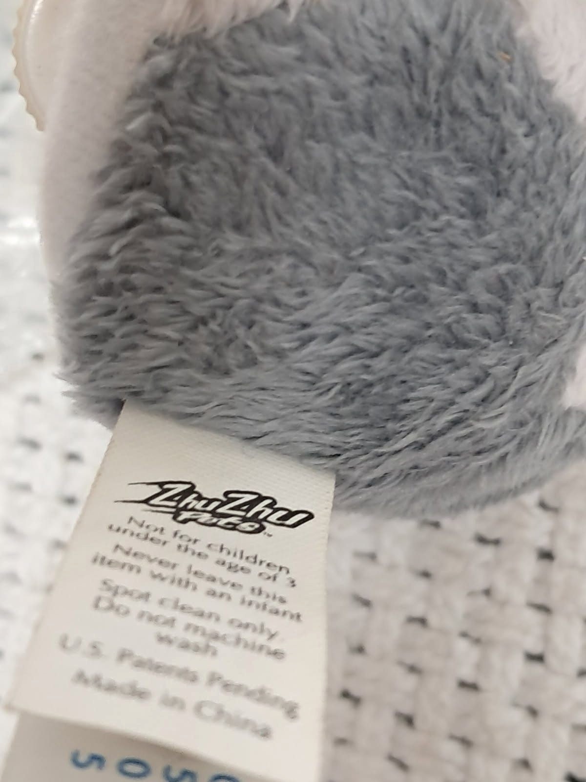 Zhu Zhu Pets white/grey colored pink nose Electronic Hamster 2008 New batteries