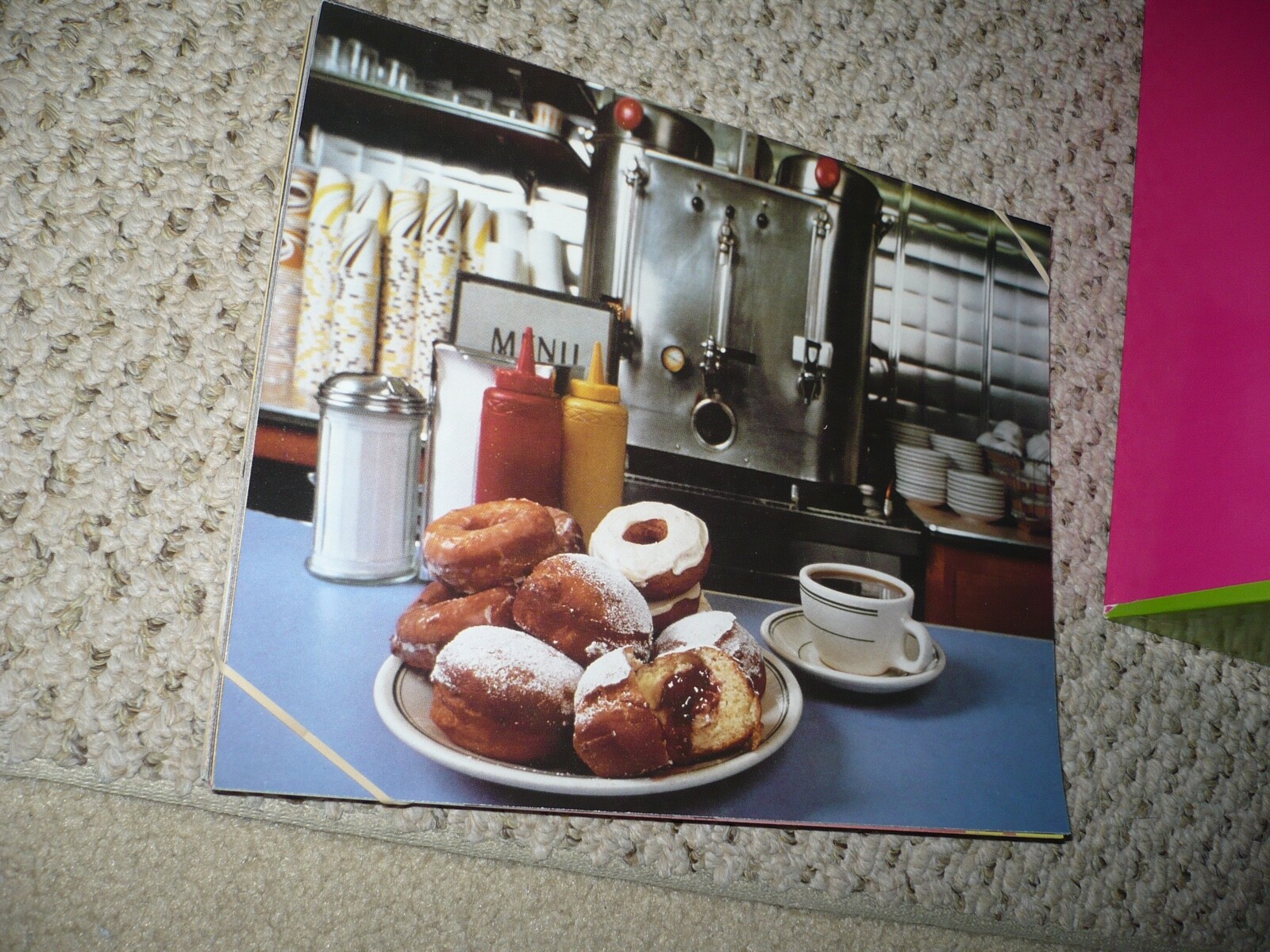 PICTURE PICTURE BOARD GAME “WHERE EVERYONE SEES THINGS DIFFERENTLY”