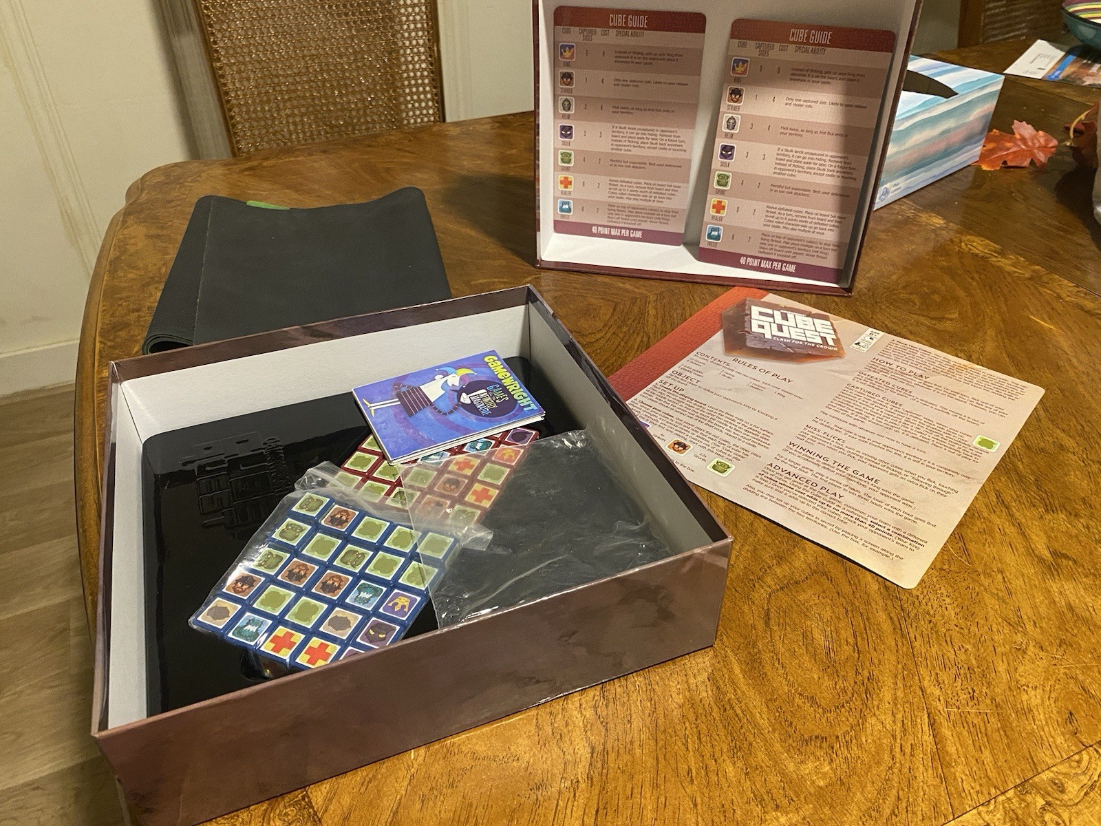 Gamewright Cube Quest Clash for the Crown Board Game Dexterity Complete 2014