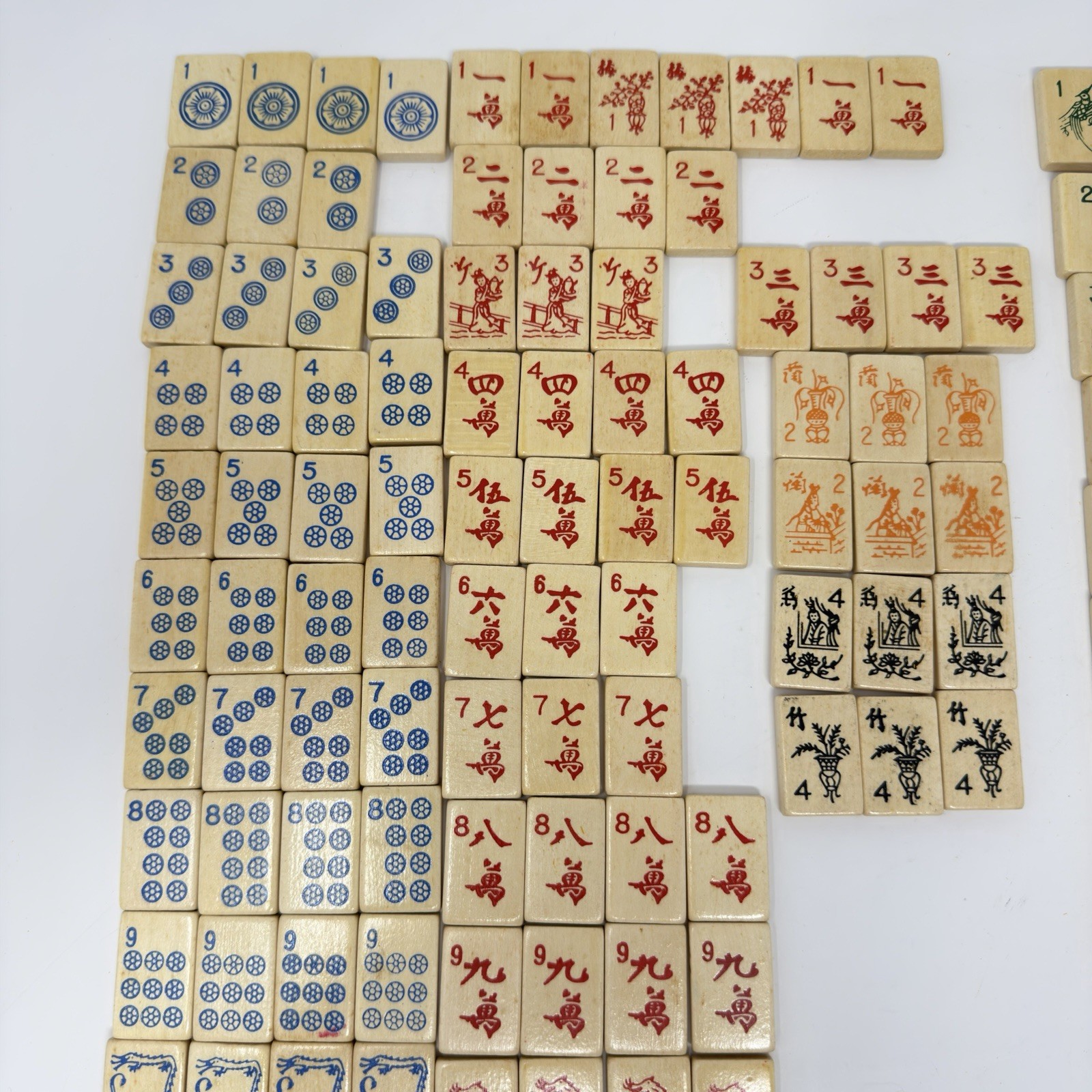 Vintage The Royal Traveler Embossed Hardwood Mah Jongg Set #470 160 Tiles