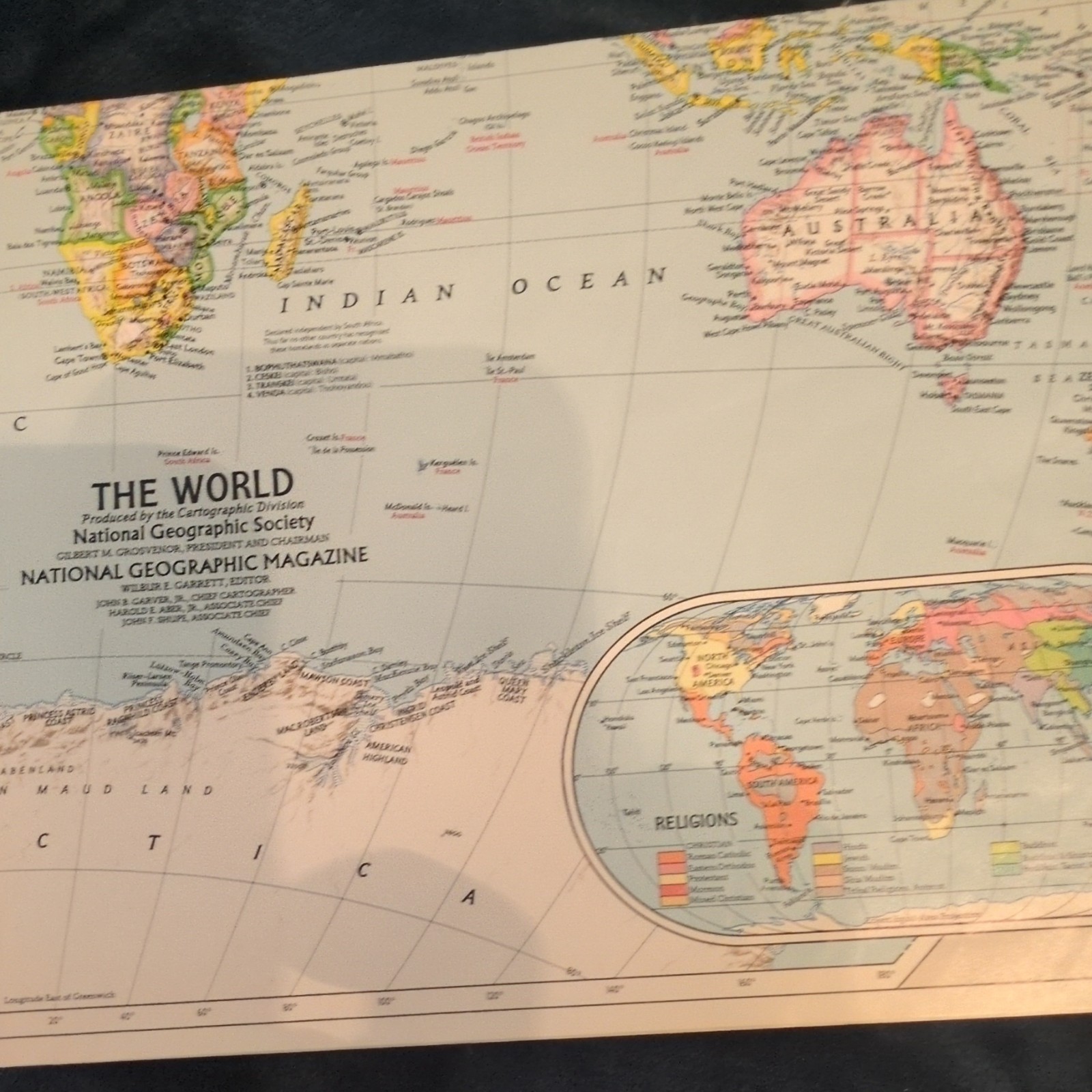 National Geographic Global Pursuit Geography Trivia Board Game Ages 8-11
