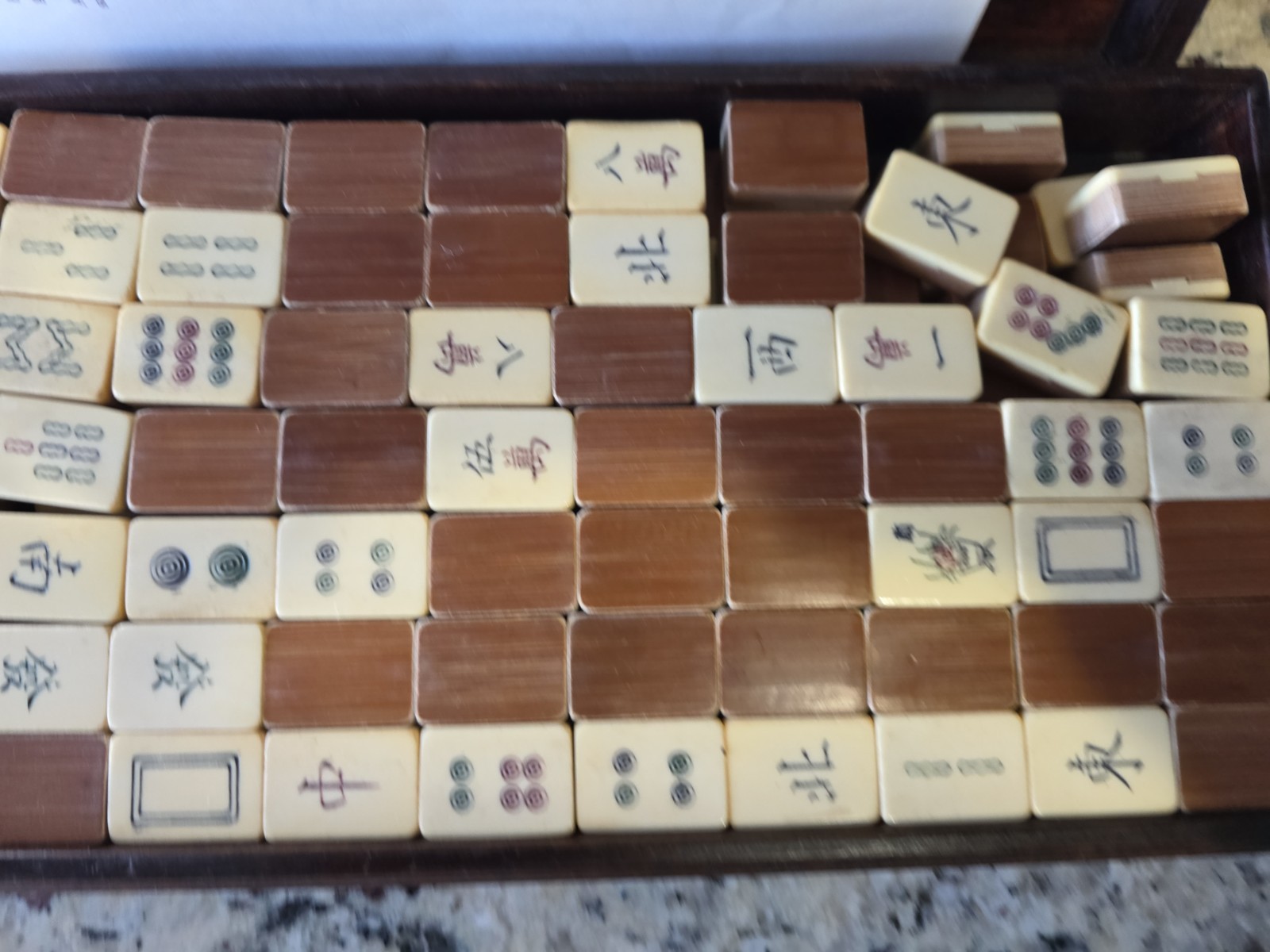 Vintage Chinese Mahjong Set with Wooded Case