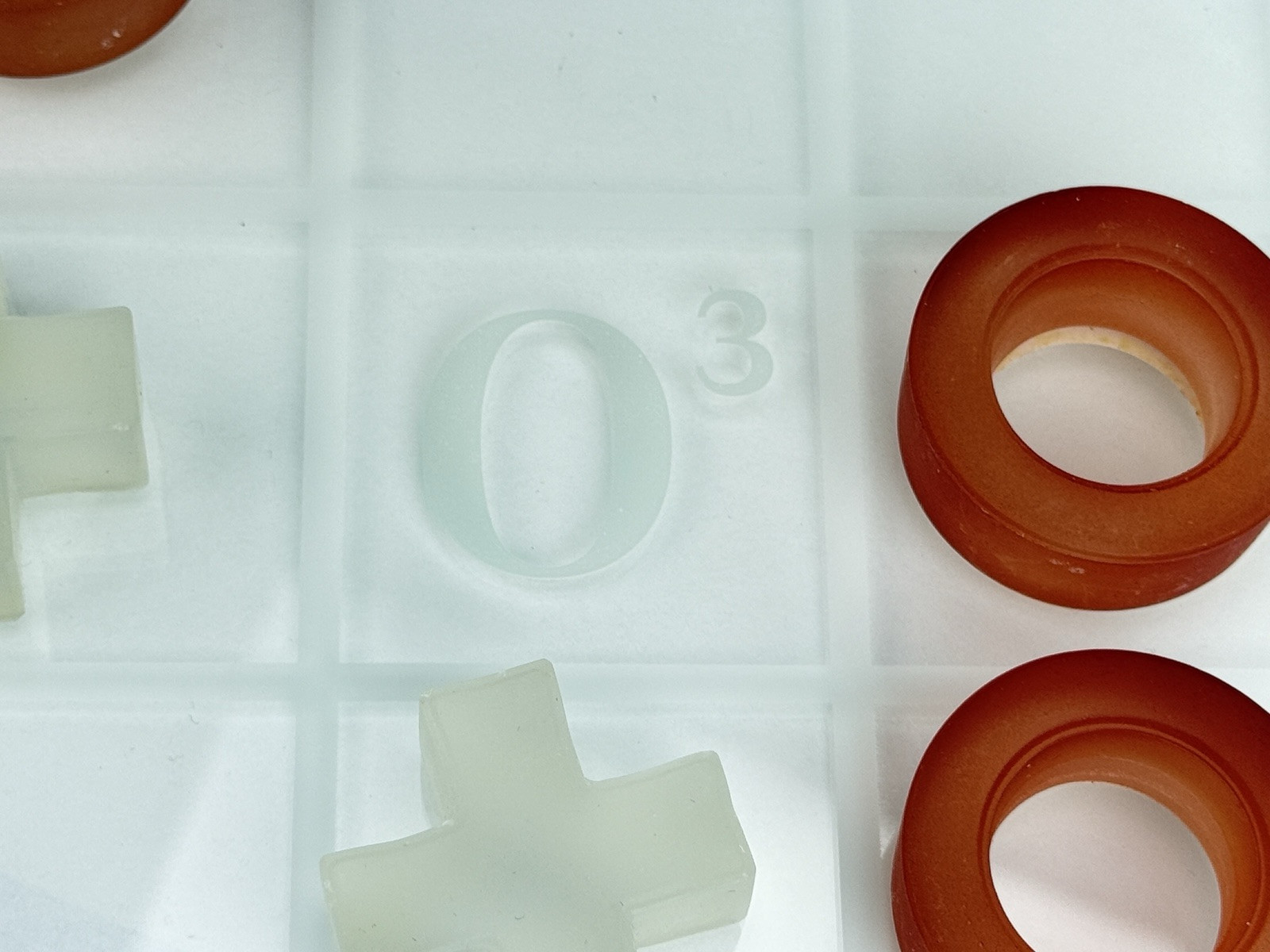Detroit Diesel/mtu Branded Tic Tac Toe Set, Glass Board Frosted pieces