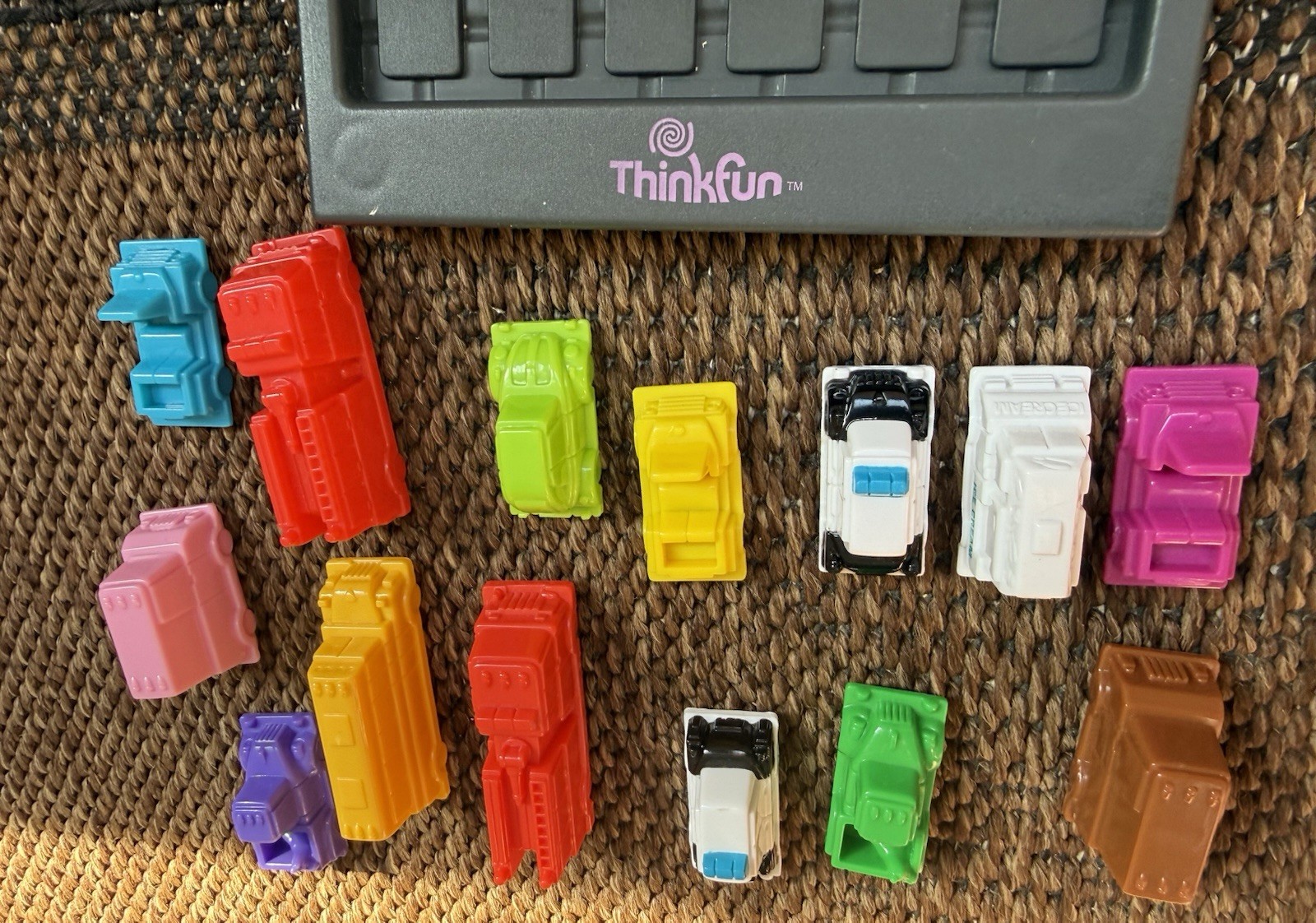ThinkFun Rush Hour Traffic Jam Logic Car Game NO Cards!