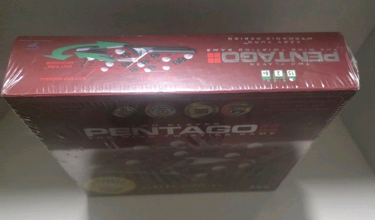 NEW IN BOX 2 Two Player Pentago Mechanic – The Mind Twisting Game – 8+ years