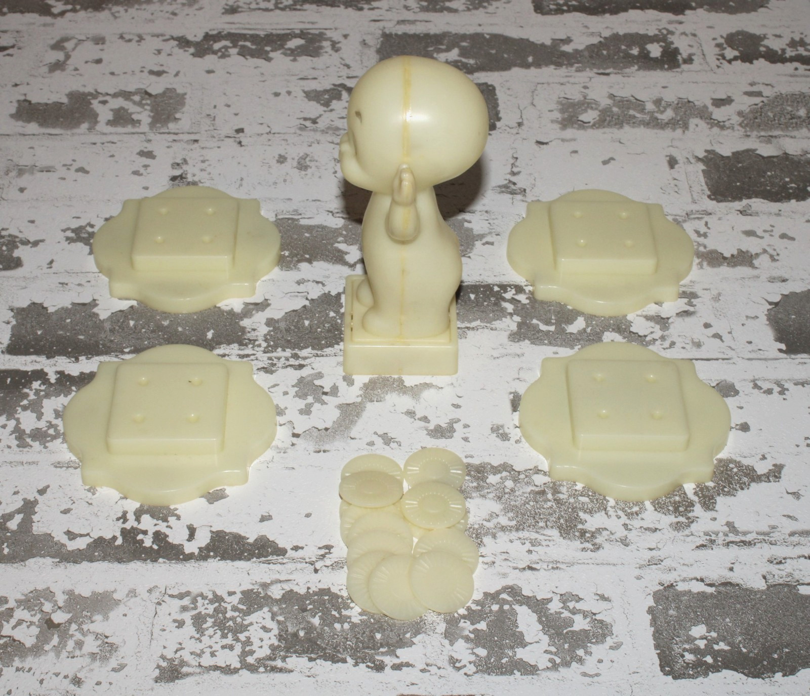 VTG 1974 Casper The Friendly Ghost Game #360 Schaper Glow In Dark READ