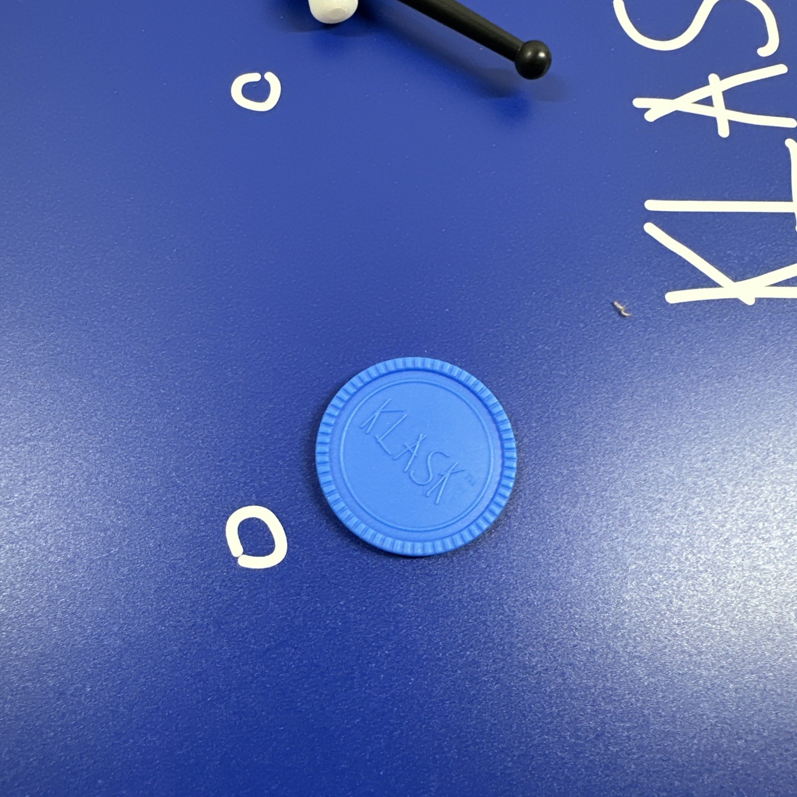 KLASK Magnetic Strategy Board Game, Austrian Game of the Year, 2 Players, 2016