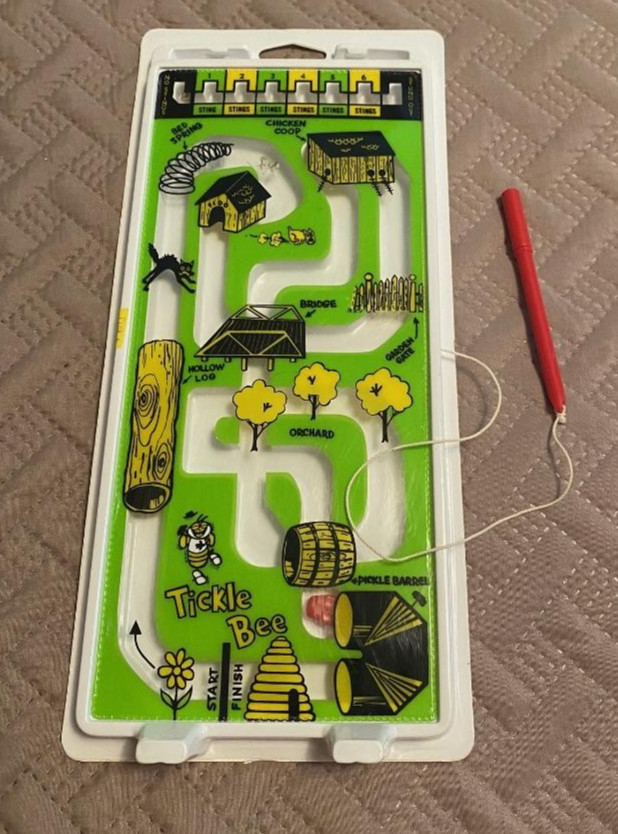 Tickle Bee Board Game Animals Theme Children’s Game Green Plastic Maze