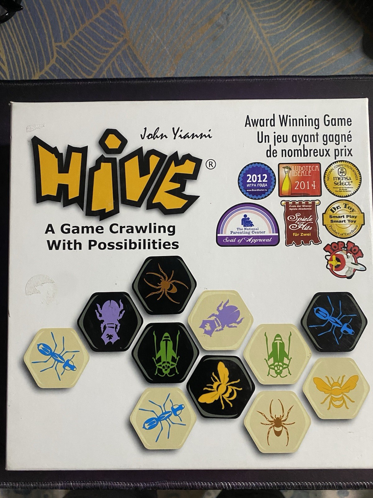 Hive Game by John Yianni Smart Zone Games – Complete – Gen42 Insects Queen Bee