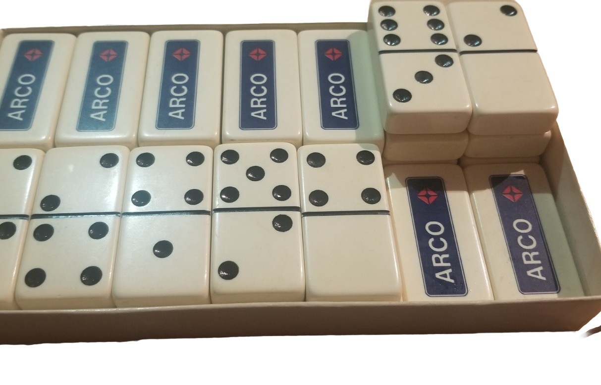 Vintage Puremco ARCO Logo Marblelike Dominoes No 1632 Tournament Large Face USA
