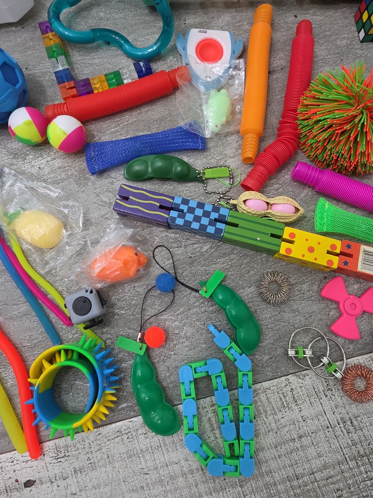 Large Lot Vibrant Sensory Fidget Toy 40+ pieces Rubiks Cube Slinky Tangle Puzzle