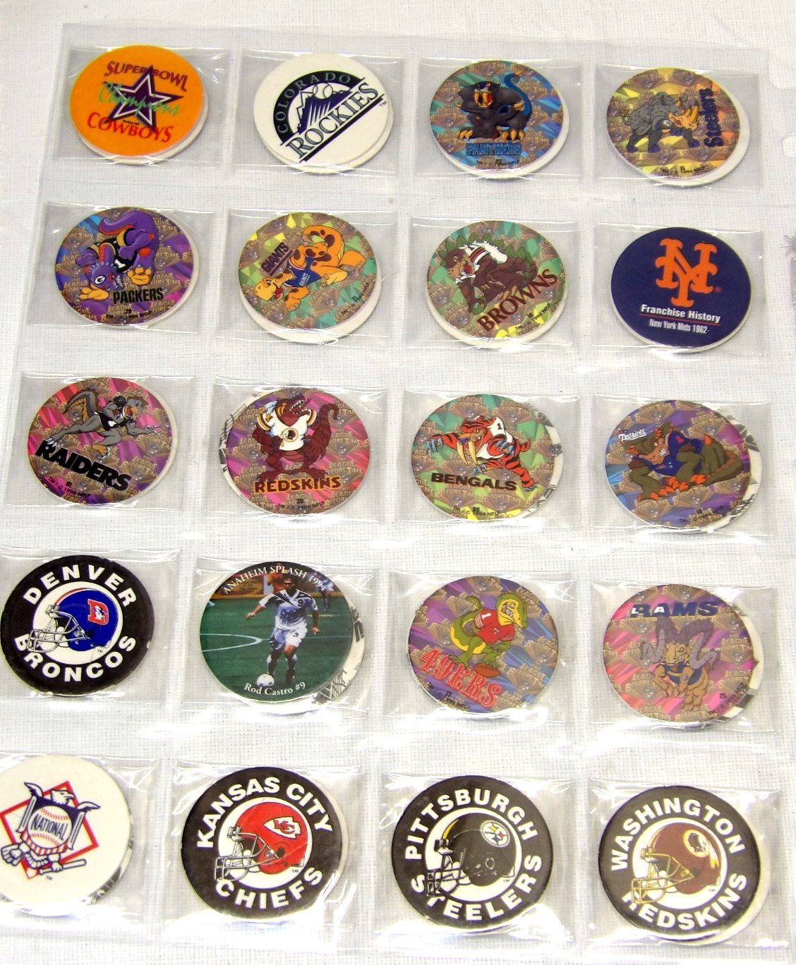 Pogs!• Sports Themed!• 280 Wrapped/Sleeved Pogs!• NFL• NBA• MLB• NHL• FIFA•