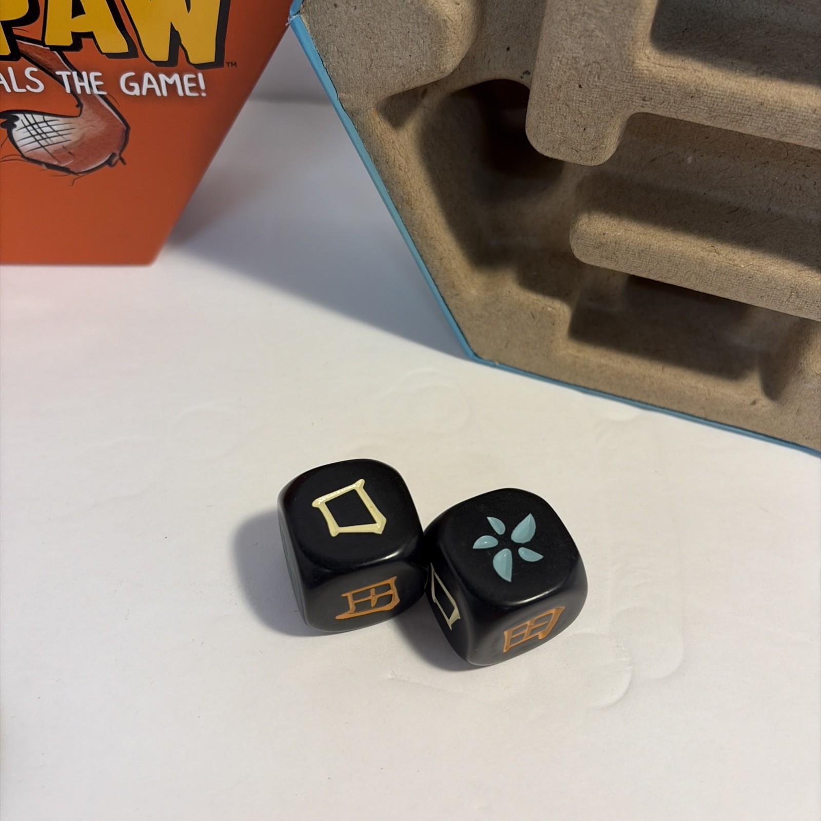 Cobra Paw Game by Bananagrams – 100% complete excellent condition
