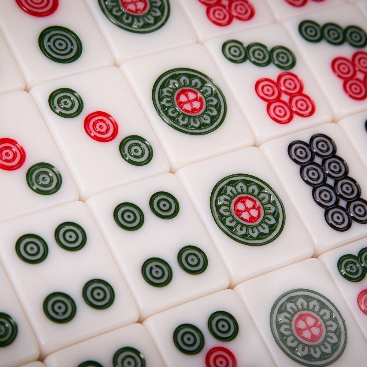 Traditional Chinese Mahjong Game Set 144 + 2 Spares Pink