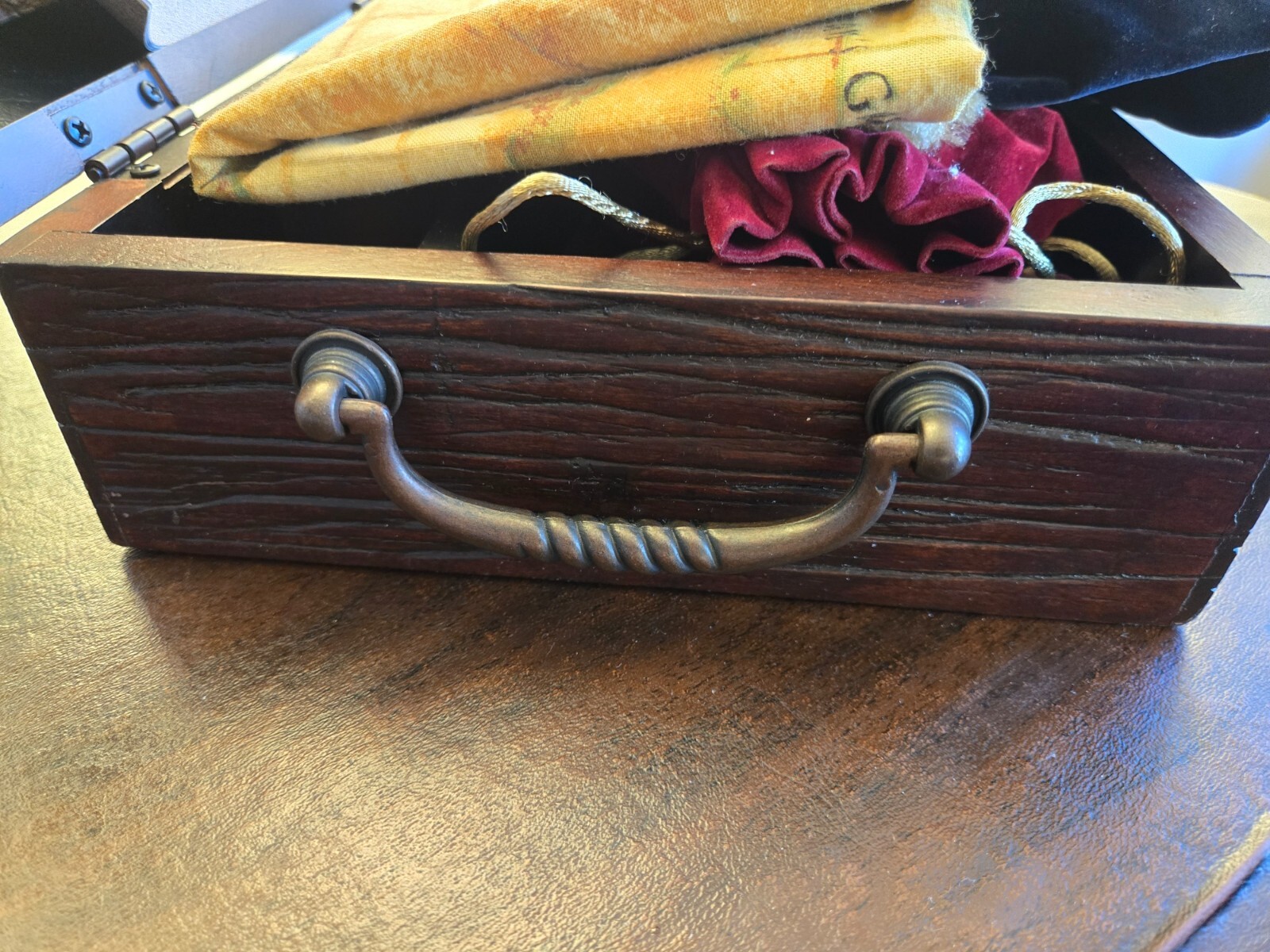 Front Porch Classics Dread Pirate Treasure Chest Family Game First Edition MINT