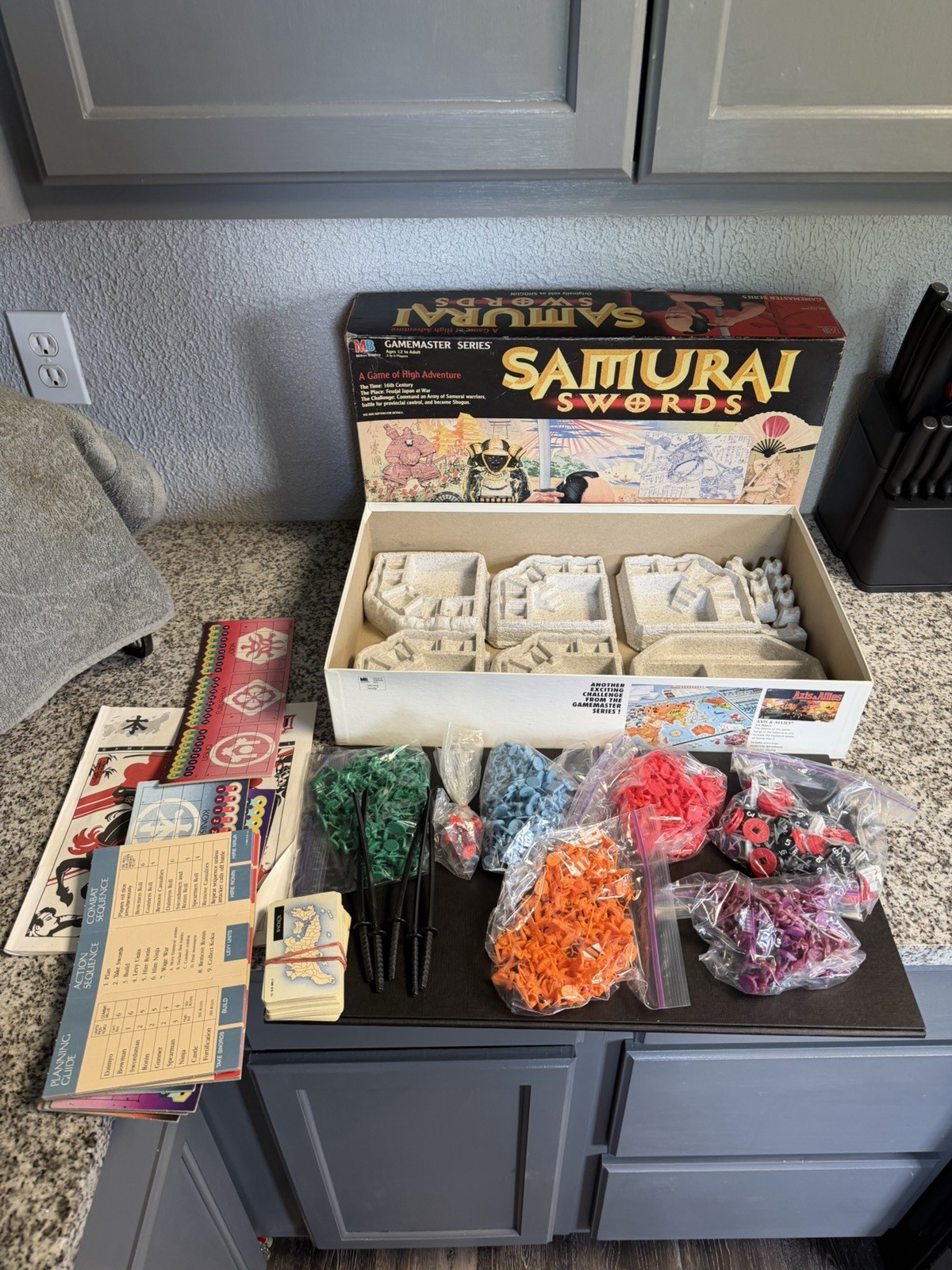 1986 Samurai Swords Shogun Game By Milton Bradley COMPLETE Great Game !