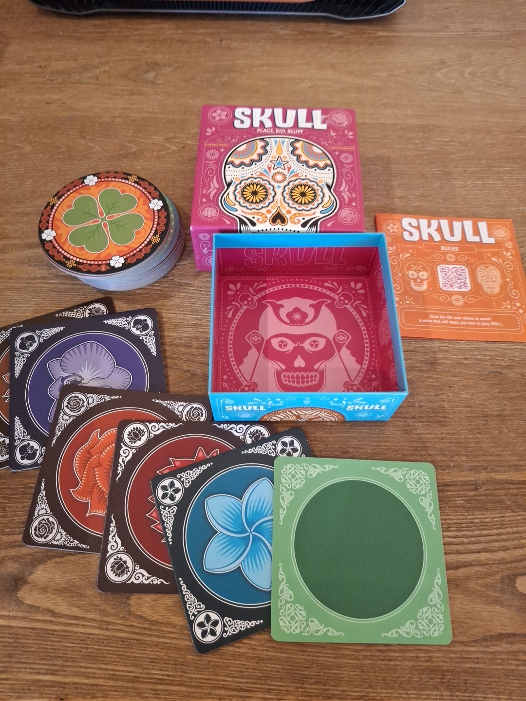 Skull Place, Bid, Bluff Card Game Space Cowboys Made In Poland 100% EUC