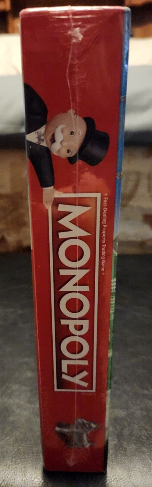 Hasbro Monopoly C1009 Sealed Classic Board Game