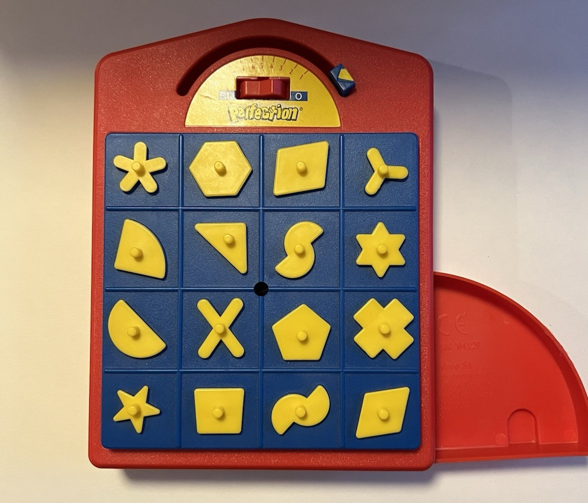 PERFECTION GAME TRAVEL SIZE BY MILTON BRADLEY – COMPLETE SET