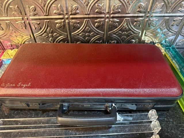 American Mah Jongg- 166 tiles, 6 replacements, acrylic racks, hard burgundy case