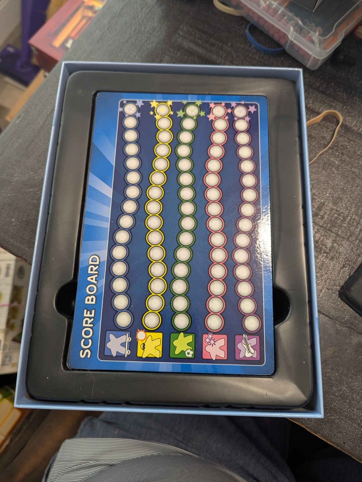 WITS & WAGERS Family Edition Board Game 100% COMPLETE 2013 MULTI AWARD WINNER