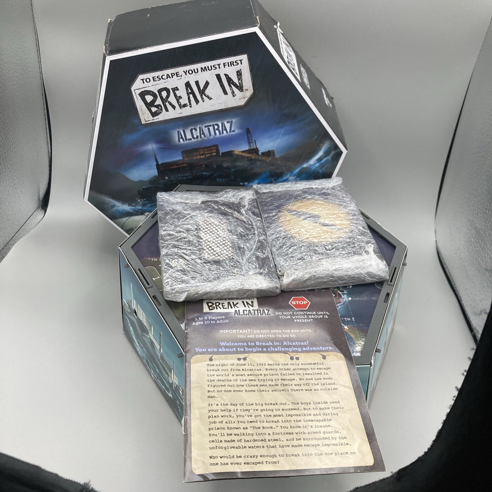Break In – Alcatraz by Play Monster Board Game