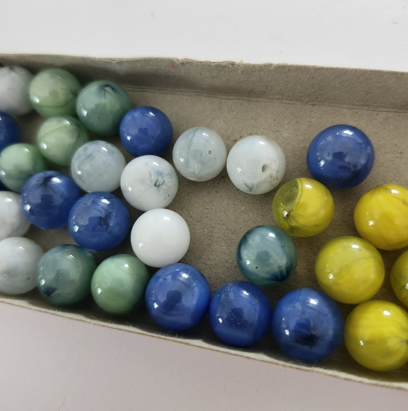 OHIO ART VINTAGE CHINESE CHECKERS LITHO TIN METAL DRAGON GAME – 34 MARBLES