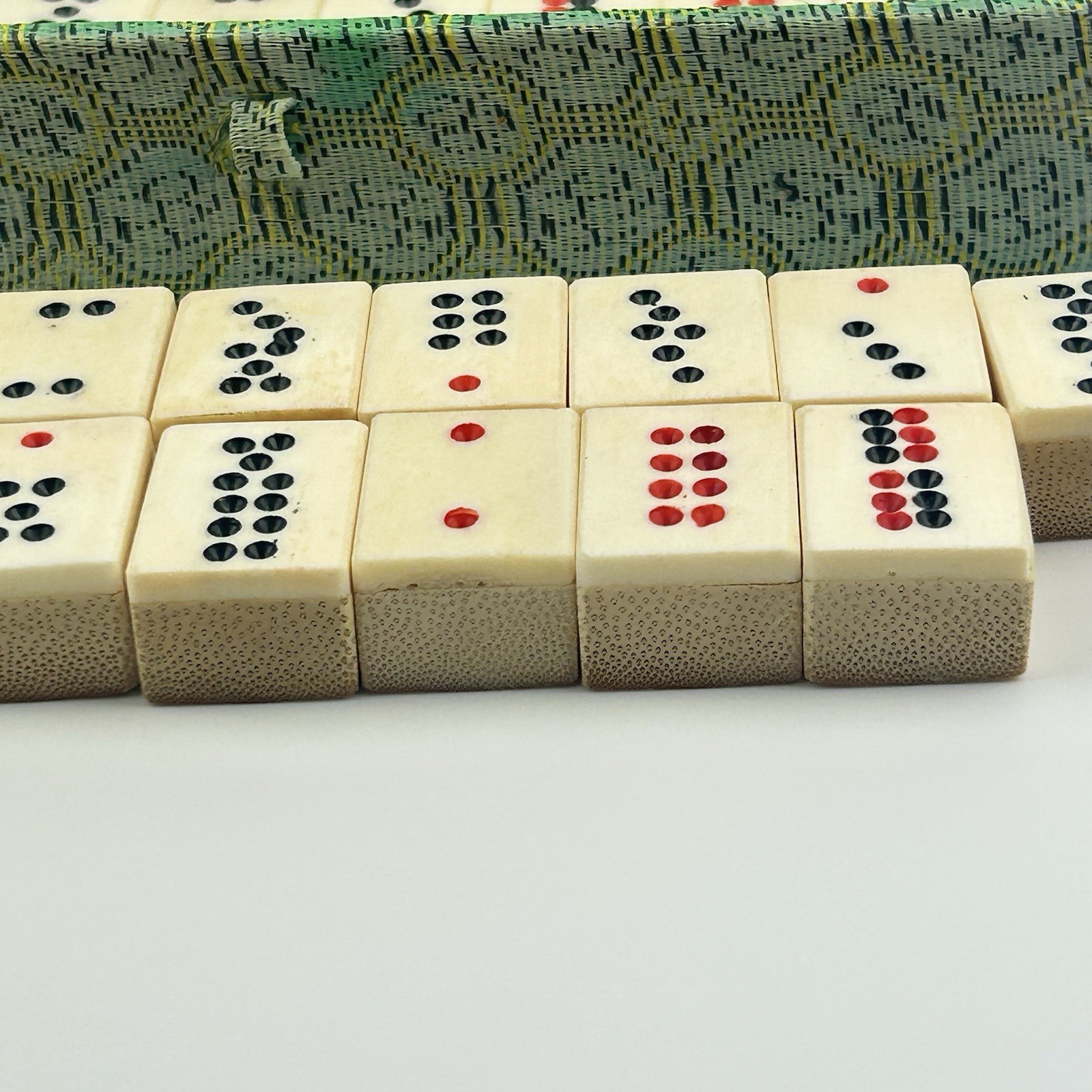 Antique Bone & Bamboo Pai Gow – RARE 32 Chinese Dominoes & Dice Decorative Box
