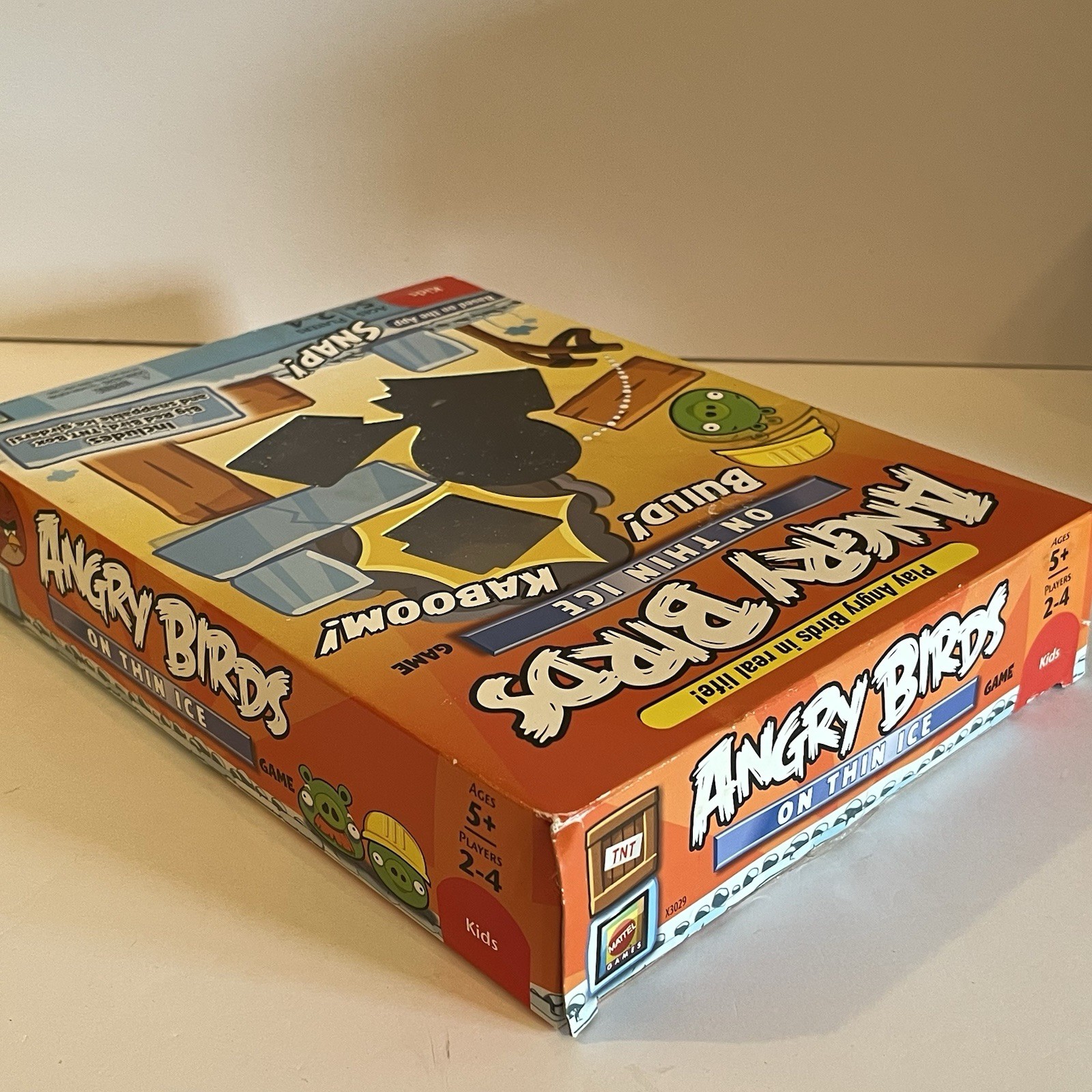 ANGRY BIRDS ON THIN ICE Slingshot Launch Action Game Toy Set Mattel ’11 Open Box