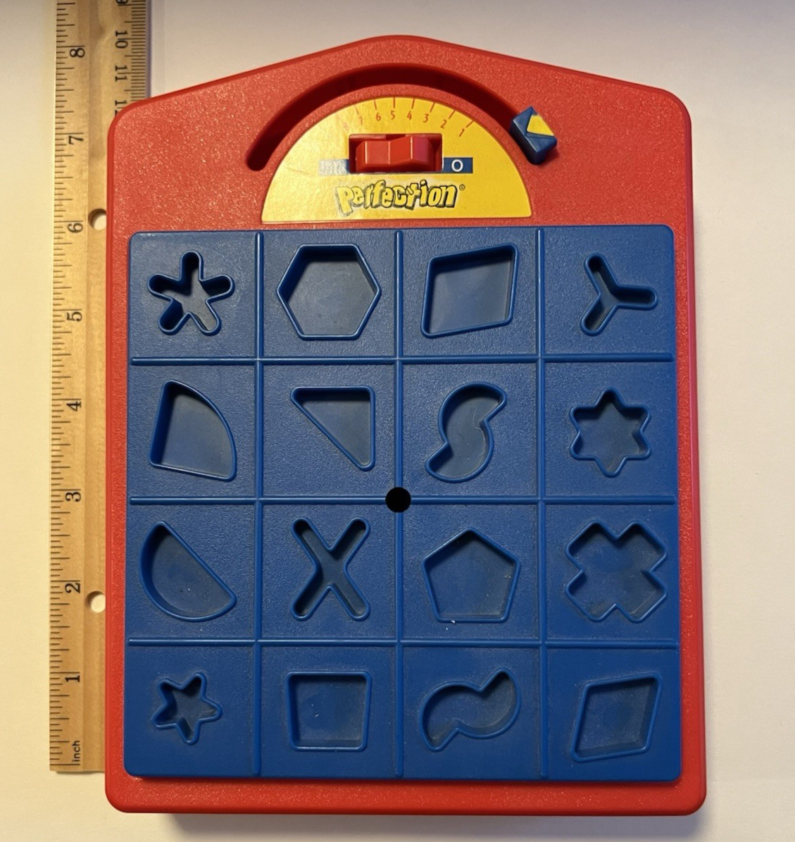 PERFECTION GAME TRAVEL SIZE BY MILTON BRADLEY – COMPLETE SET
