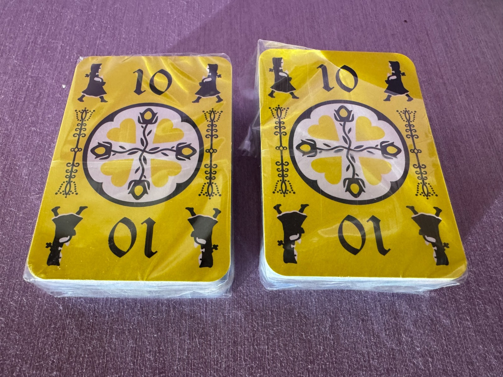 Dutch Blitz Original Card Game set for up to 4 Players Family Party Fun