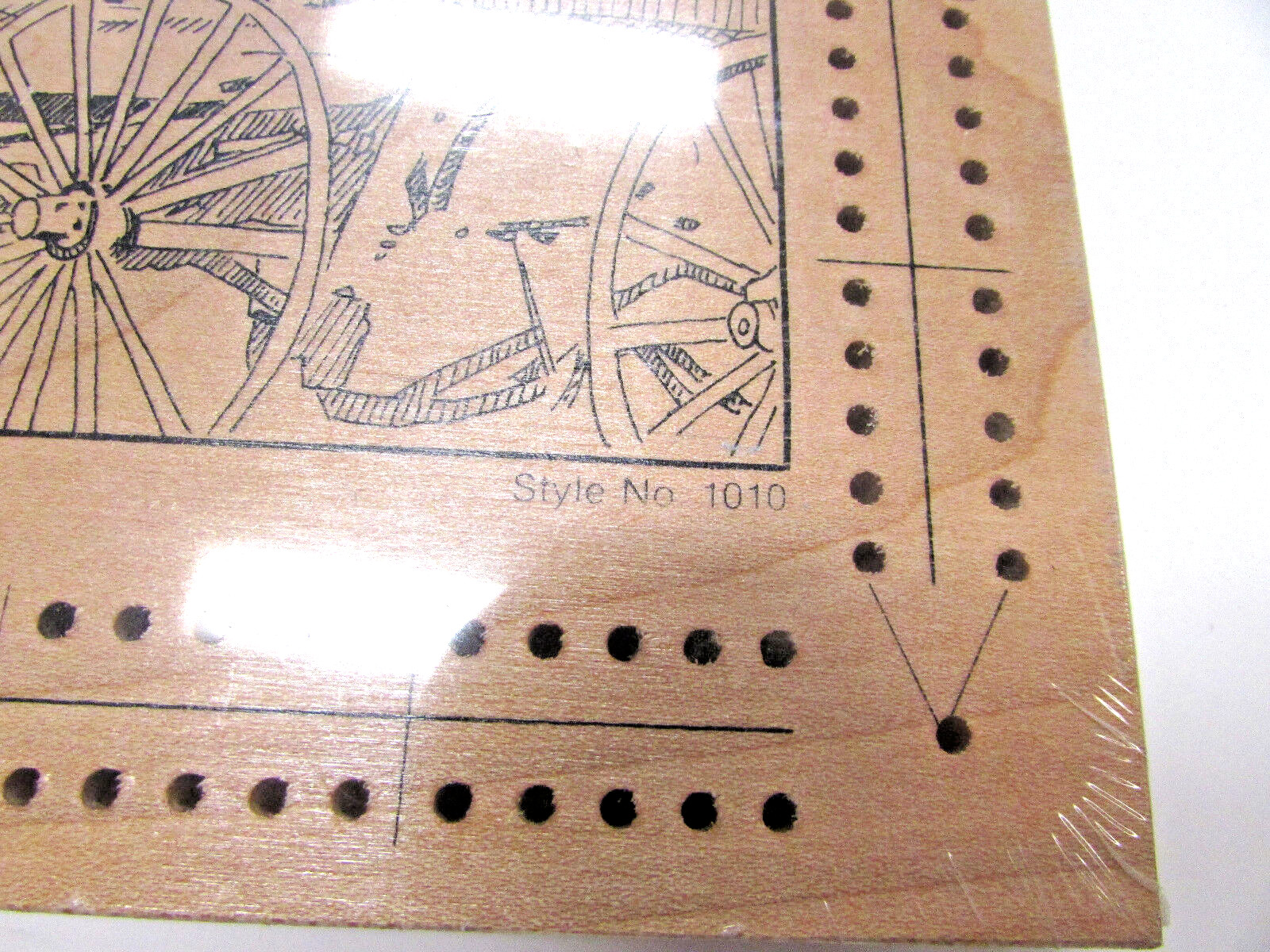 New Vintage Crisloid Cribbage Board Style No. 1010 Pig Design – Rare