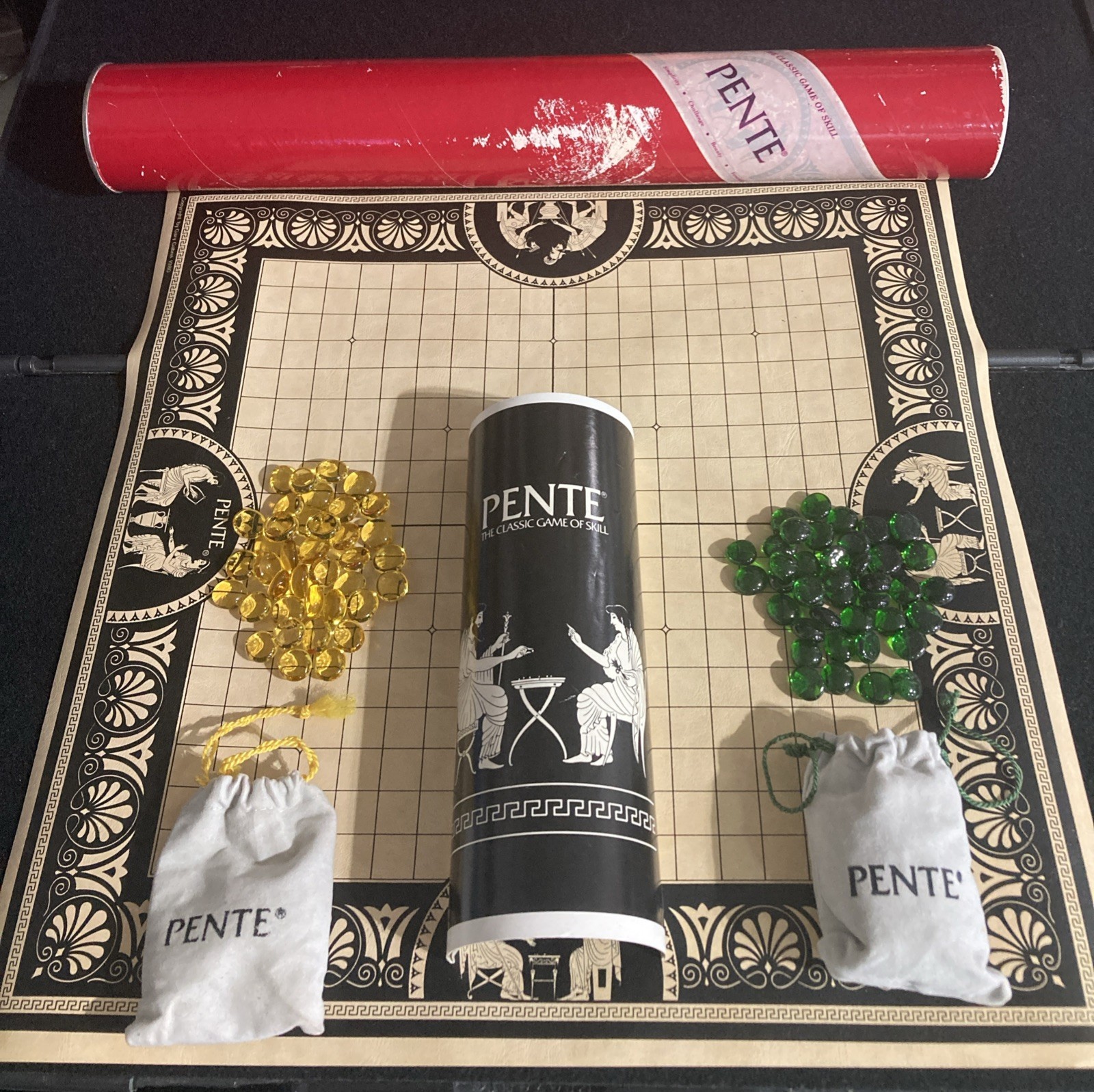 Vintage 1992 PENTE Classic Game of Skill in Red Tube -Complete EUC
