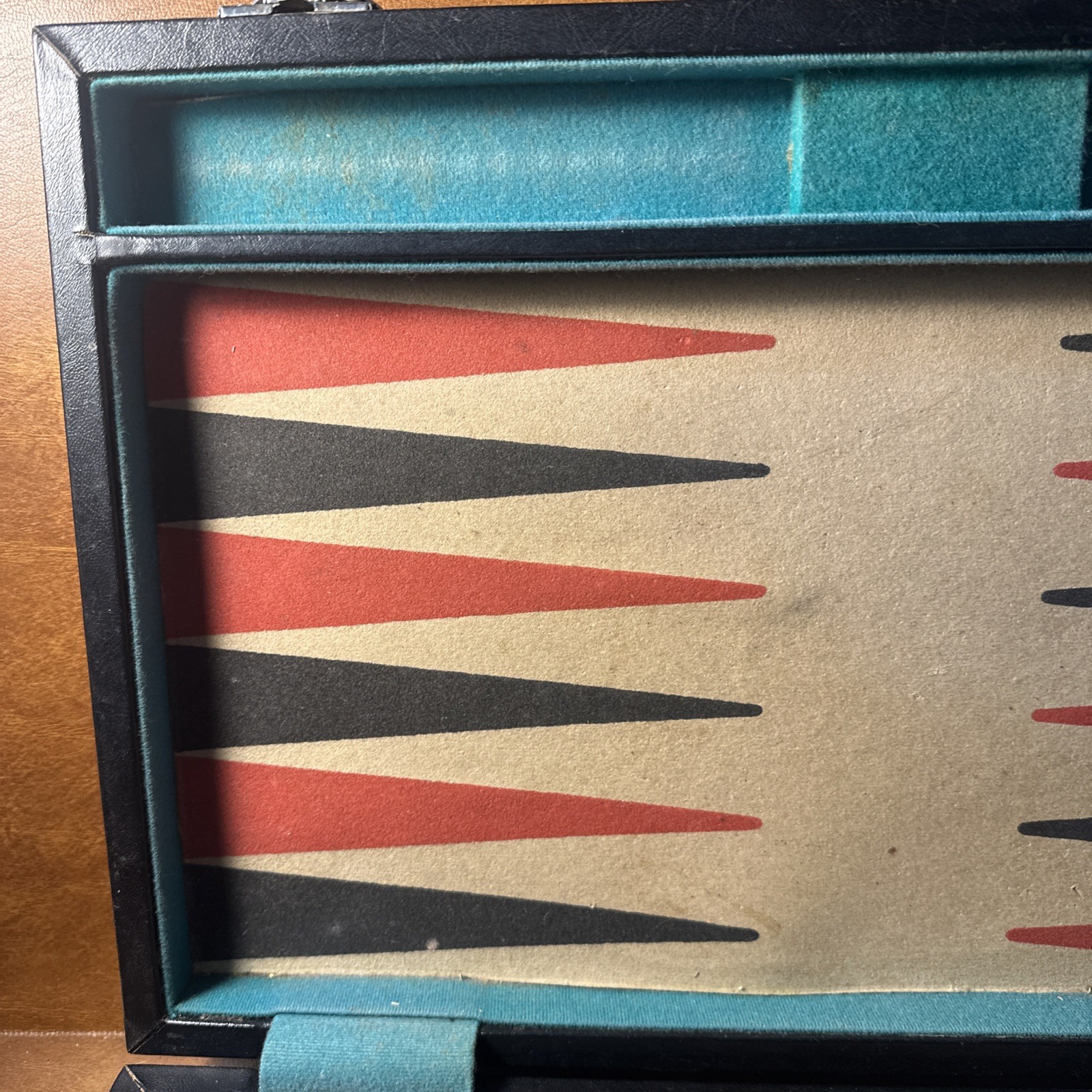 VTG Backgammon Board Game Set Faux Leather Brown Tan/black-red Stripes 18X12”