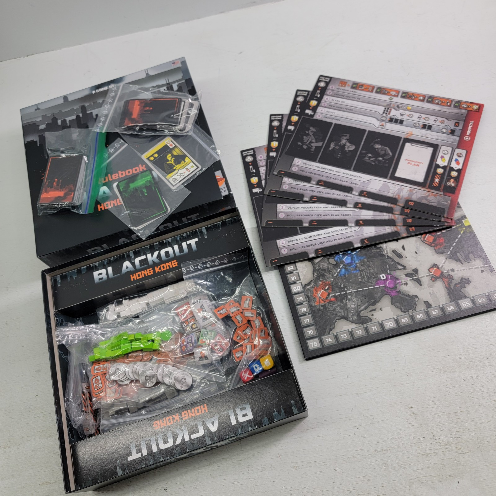 Blackout: Hong Kong | Emergency Family Board Game | Pfister| Eggertspiele | EUC