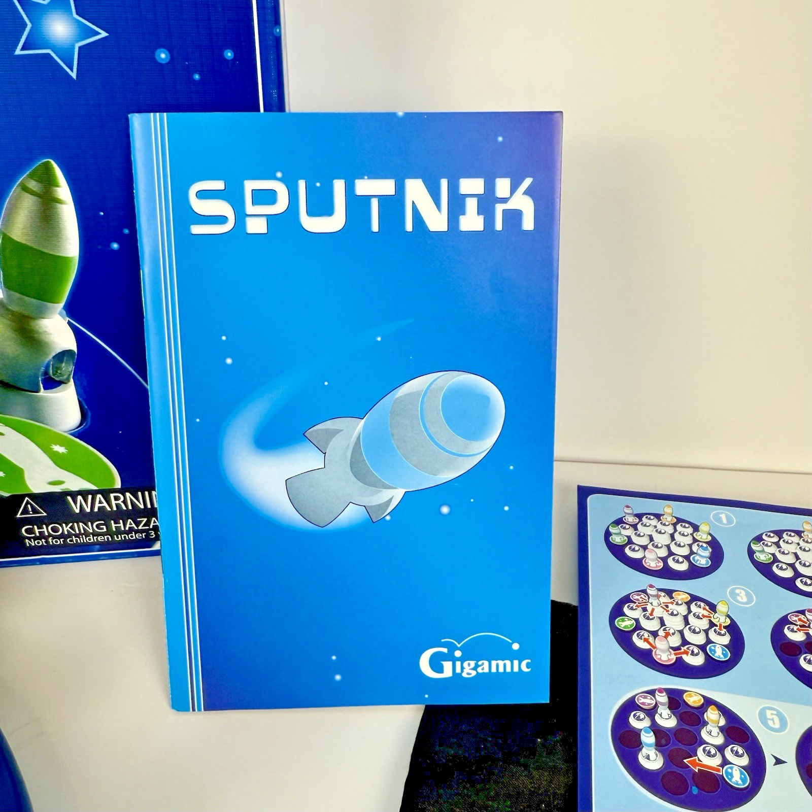 Sputnik – Fundex Gigamic Board Game from 2007 -COMPLETE
