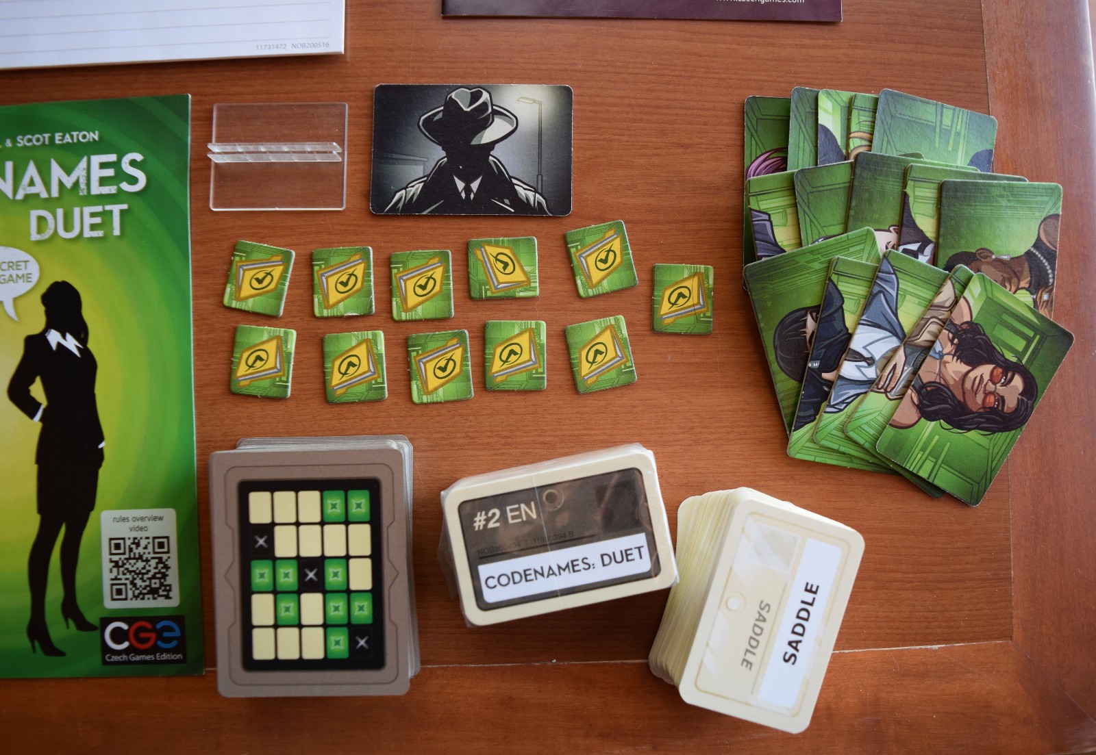 CODENAMES GAME LOT: CODENAMES, DUET, PICTURES – PLEASE READ DESCRIPTION SEE PICS