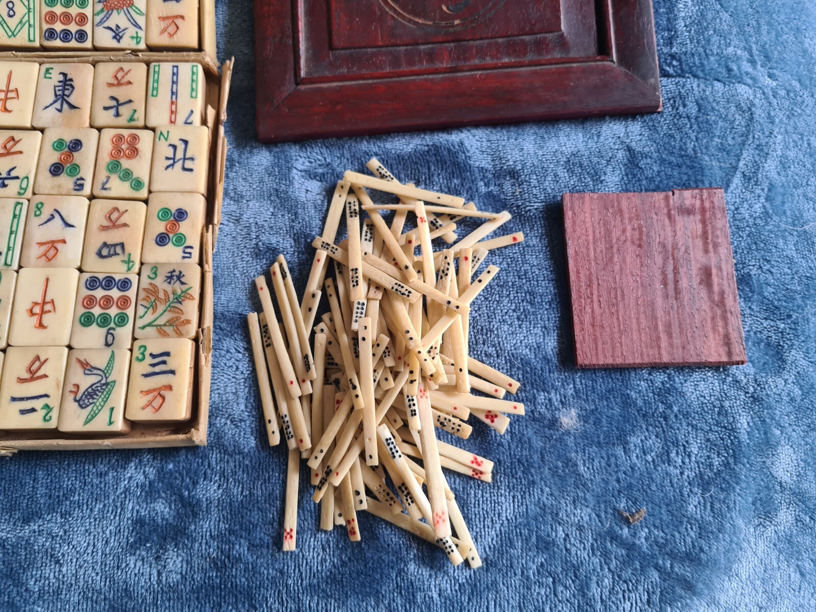 Mahjong Antique BOVINE BONE & BAMBOO MAH JONG Jongg 148 TILES 96 Pegs c.1920s