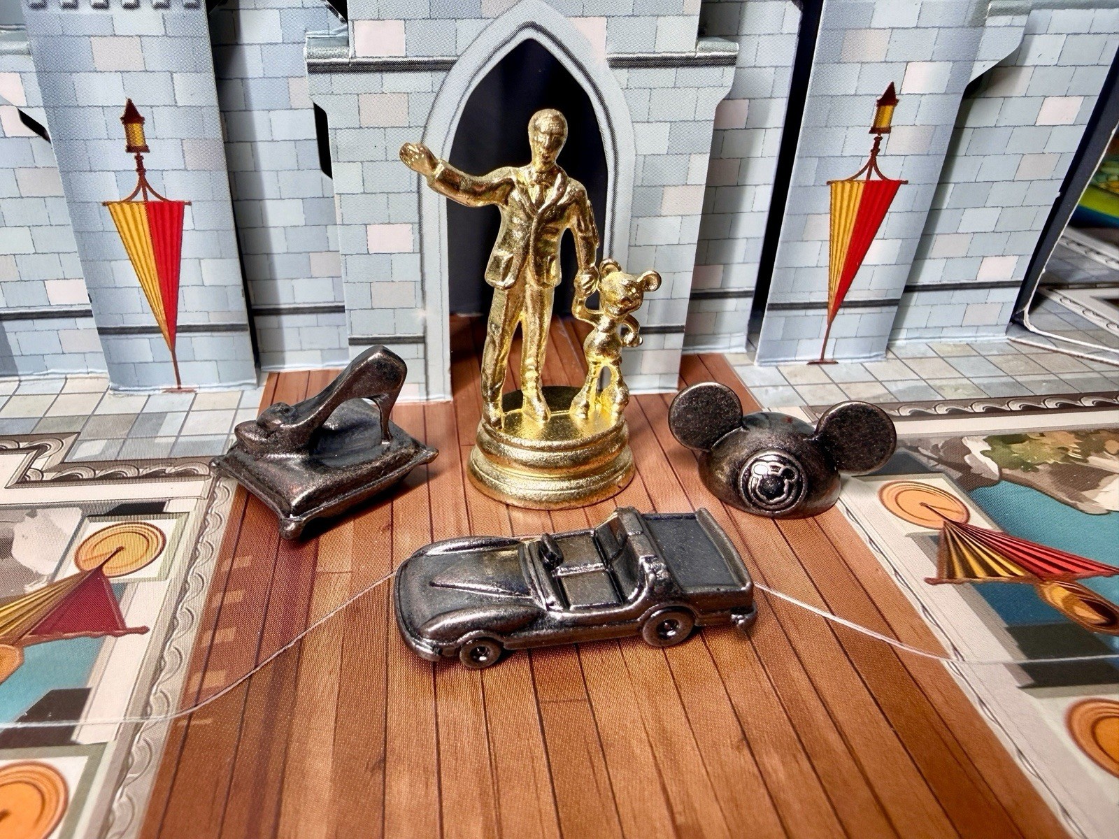 Disney Parks Theme Park Edition Monopoly Board Game Pop-Up Castle 2020 COMPLETE