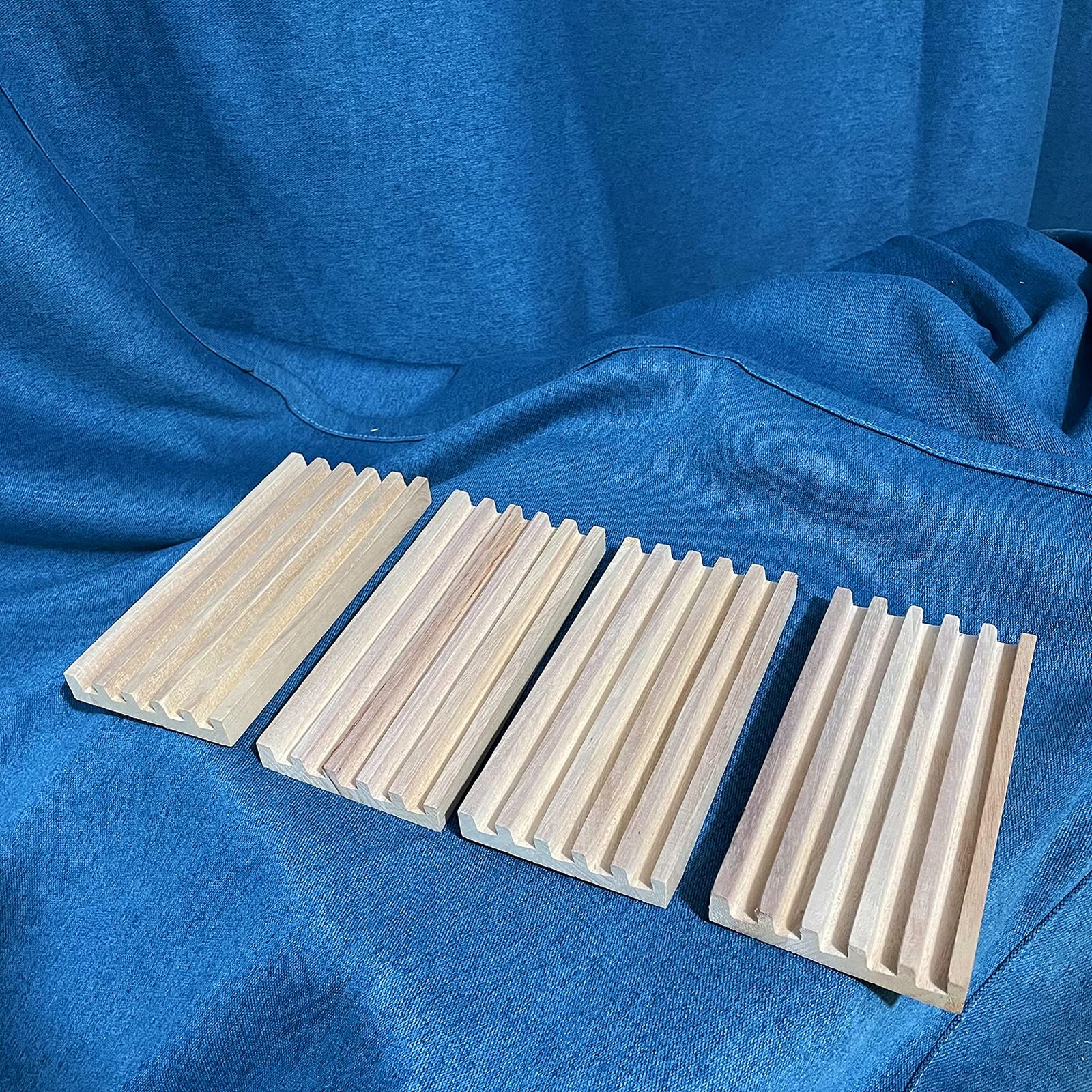 SUTIMSHE Natural Wood Domino Racks, 7.87x 3.74x 0.71 inches, Woodgrain Color
