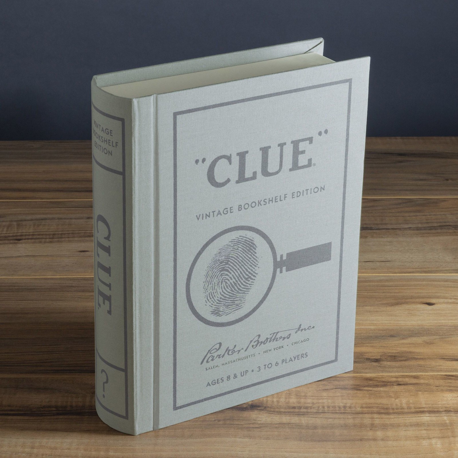 WS Game Company – Clue Vintage Bookshelf Game – 21430