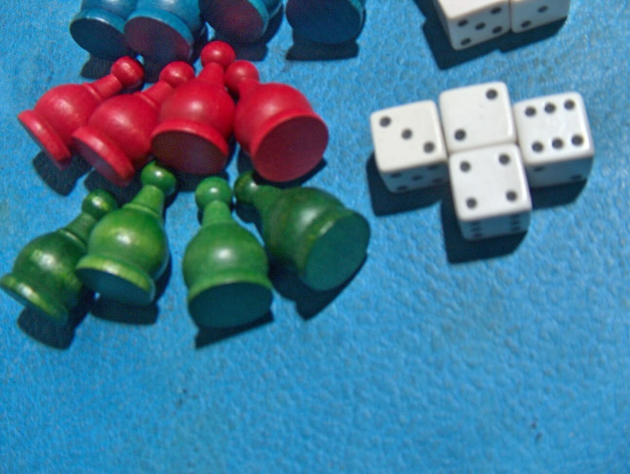 16 wood PARCHEESI pawns movers 4 of red blue green yellow dice