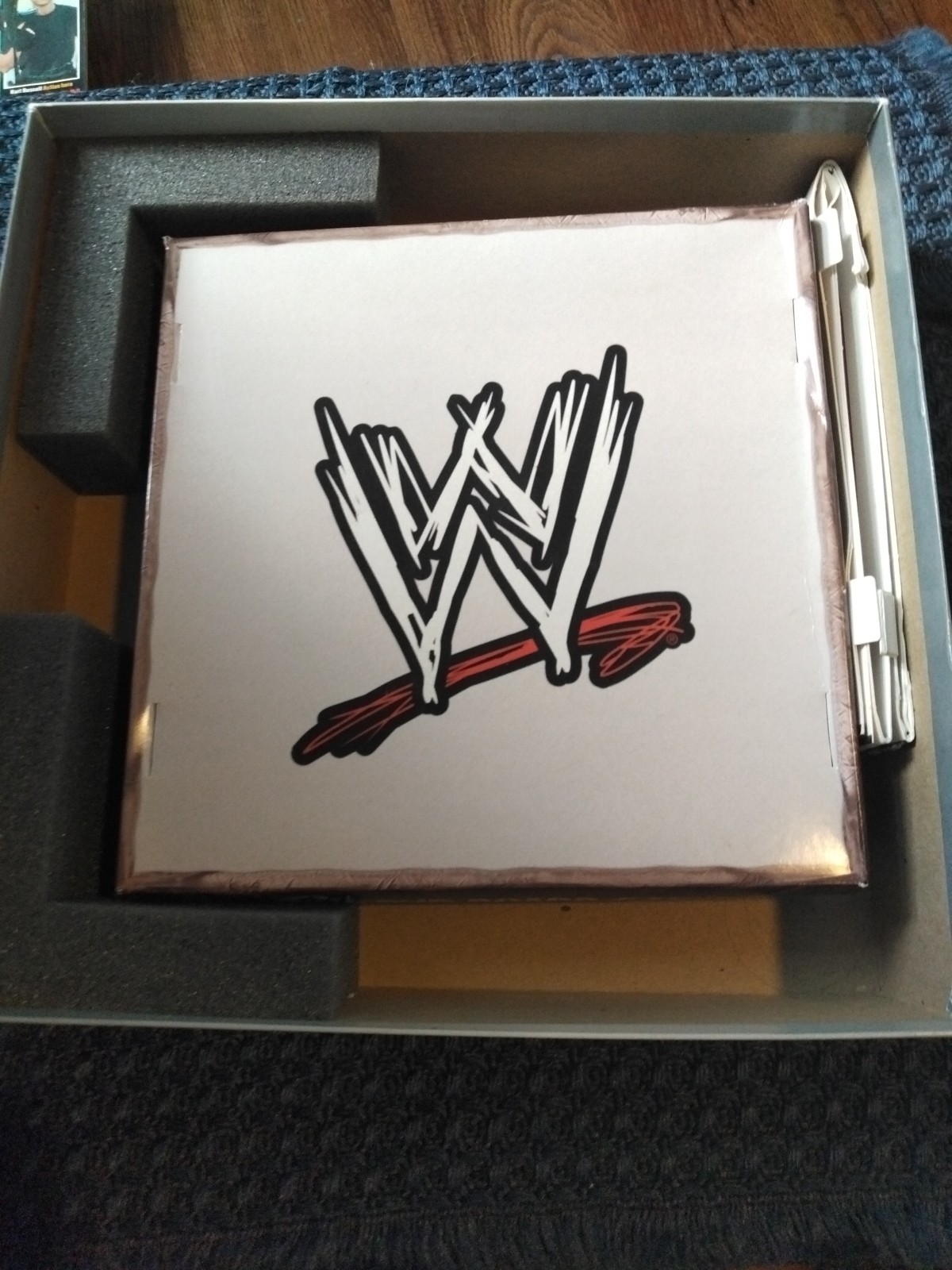WWE DVD Board Game 2-8 Players Raw SmackDown 2005