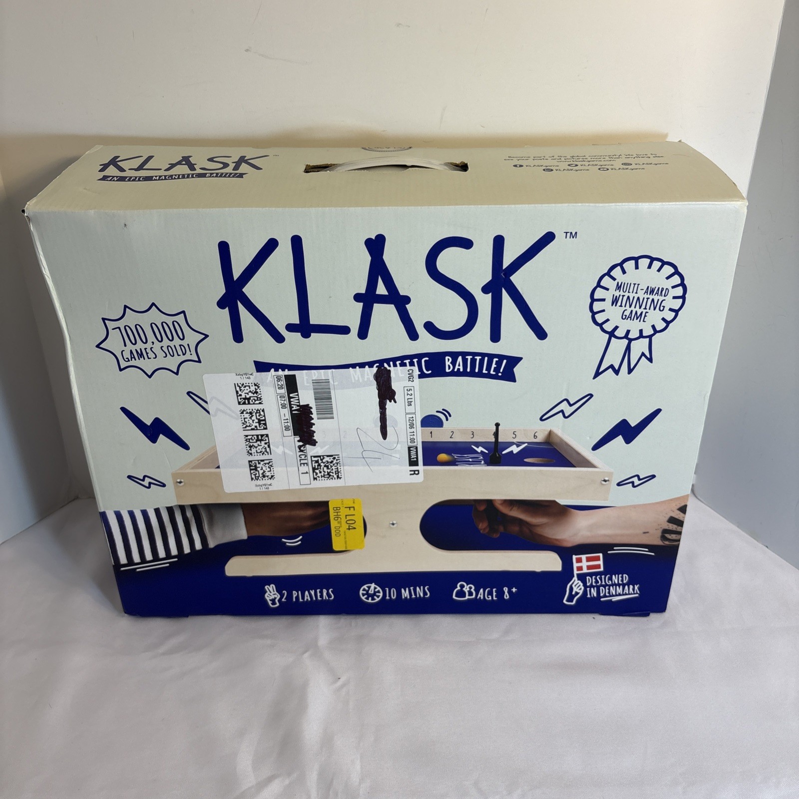 Klask Magnetic Game of Skill COMPLETE Tabletop Foosball & Hockey Hybrid Battle